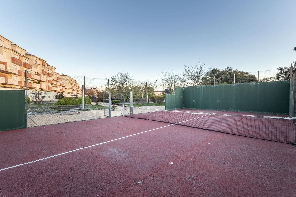 3 bedroom Flat for sale in Atarfe with pool garage - € 199,500 (Ref: 9726619)