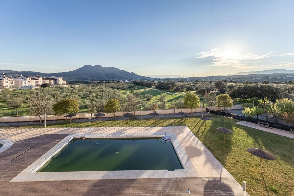 3 bedroom Flat for sale in Atarfe with pool garage - € 199,500 (Ref: 9726619)