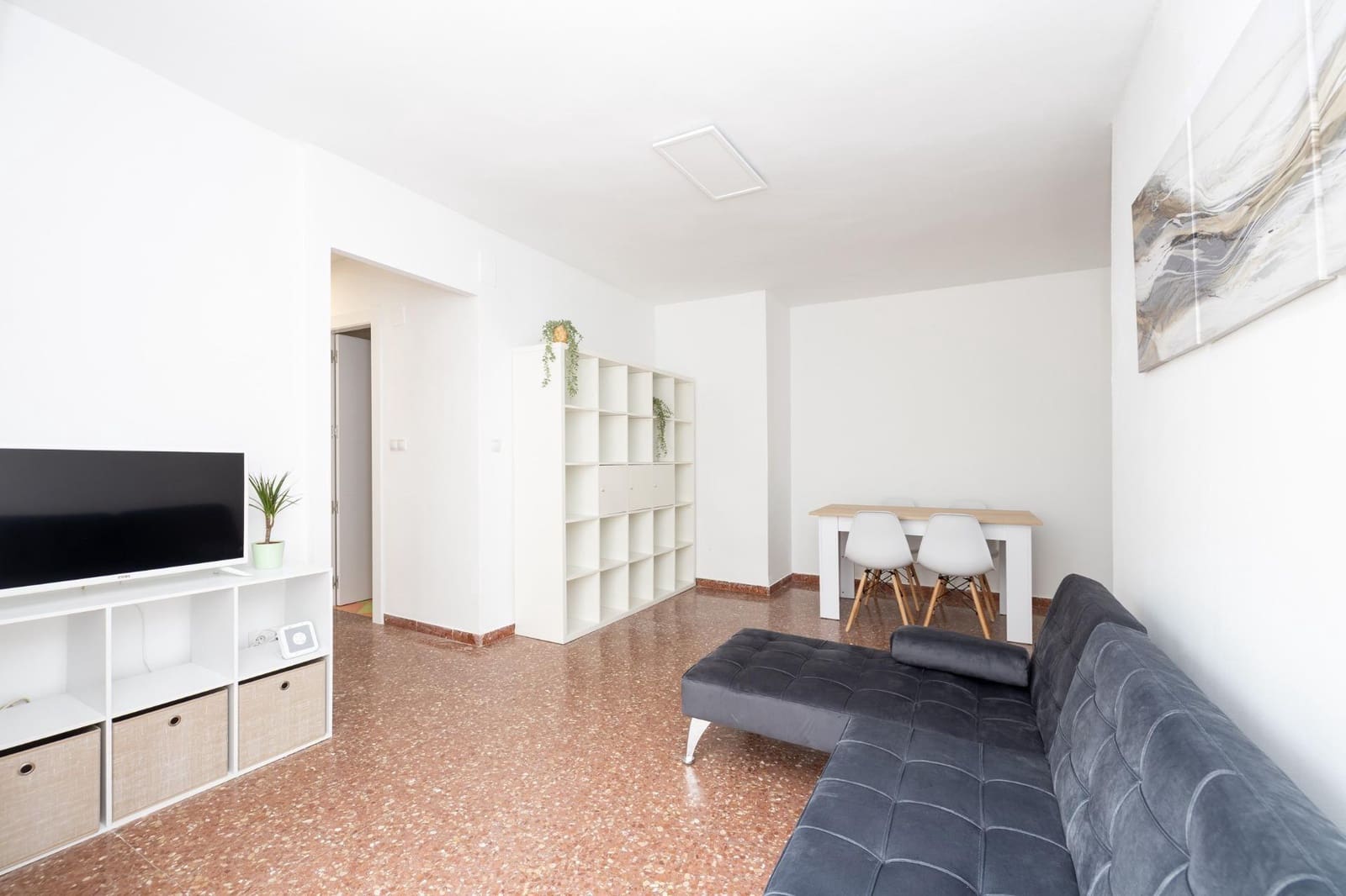 3 bedroom Flat for sale in Granada city with garage - € 130,000 (Ref: 9732066)