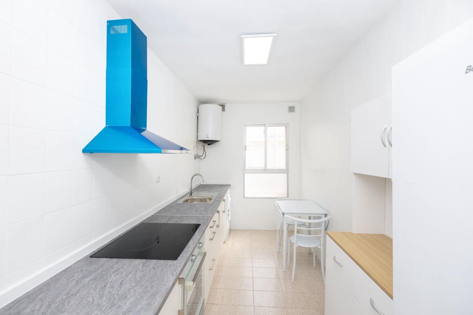 3 bedroom Flat for sale in Granada city with garage - € 130,000 (Ref: 9732066)