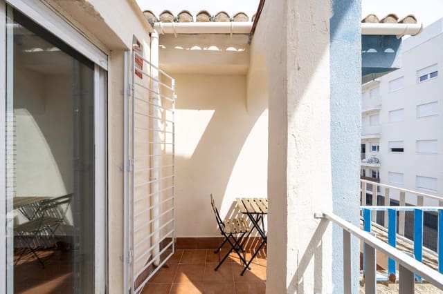 3 soveværelse Lejlighed til salg i Granada by med garage - € 130.000 (Ref: 9732066)