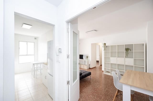 3 soveværelse Lejlighed til salg i Granada by med garage - € 130.000 (Ref: 9732066)