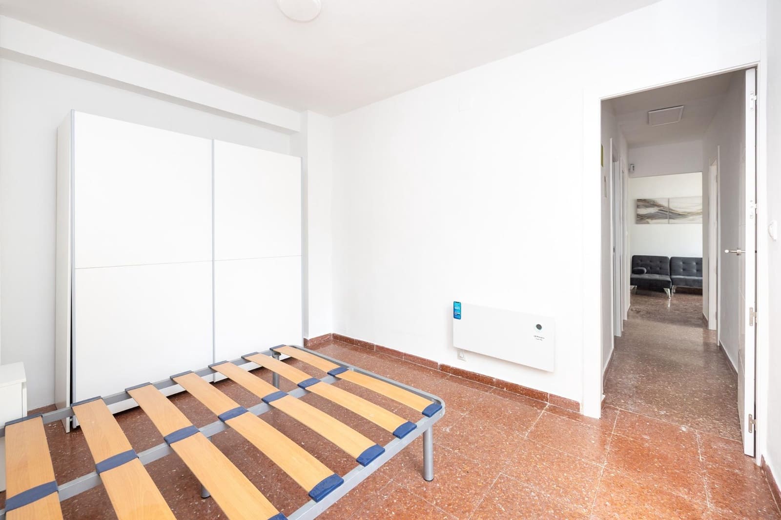 3 bedroom Flat for sale in Granada city with garage - € 130,000 (Ref: 9732066)