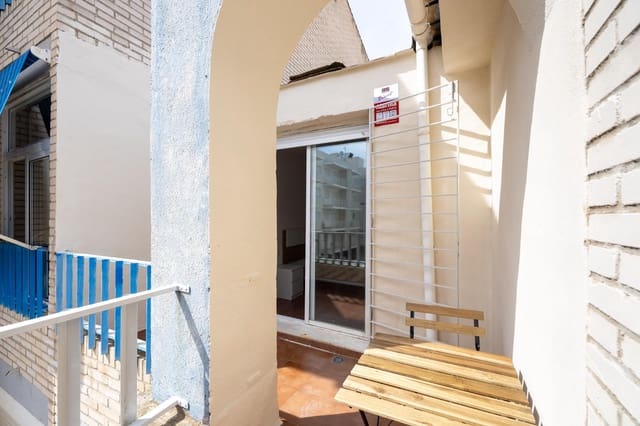 3 soveværelse Lejlighed til salg i Granada by med garage - € 130.000 (Ref: 9732066)