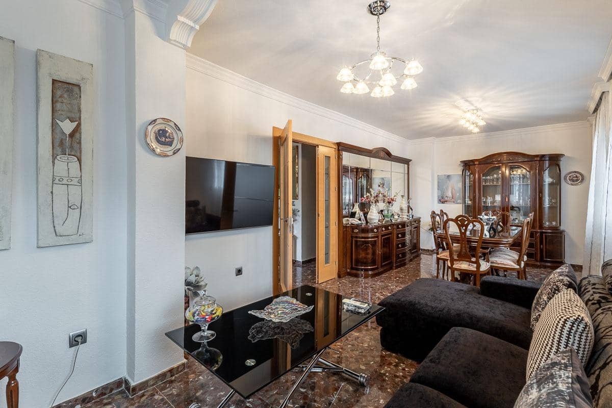 4 sypialnia Dom szeregowy na sprzedaż w Miasto Grenada z garażem - 595 000 € (Ref: 9733861)