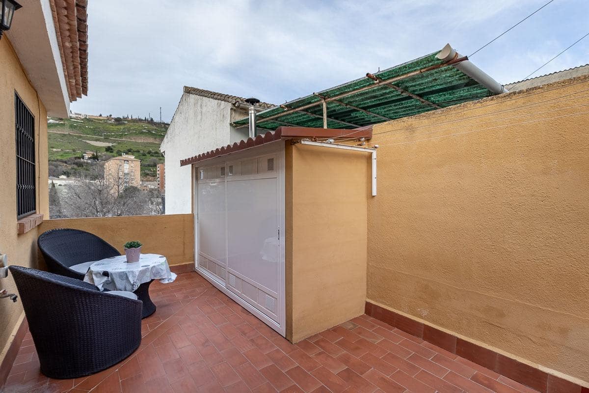 4 sypialnia Dom szeregowy na sprzedaż w Miasto Grenada z garażem - 595 000 € (Ref: 9733861)