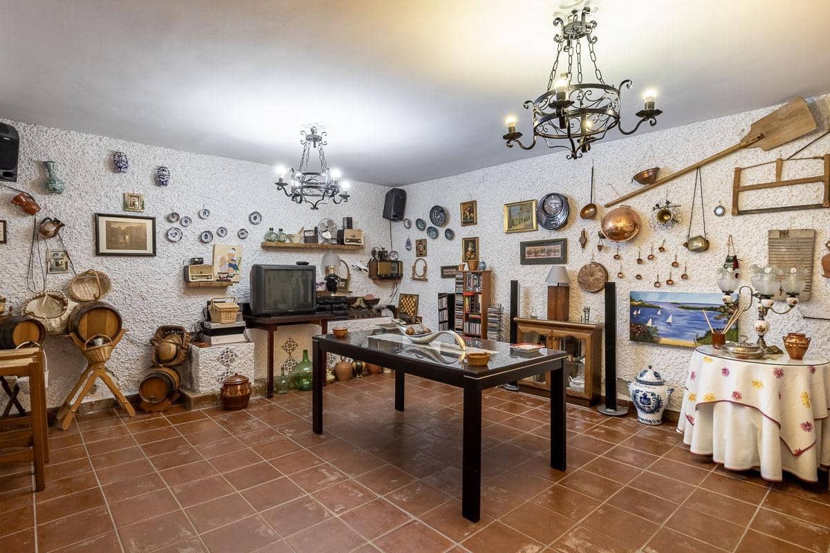 4 sypialnia Dom szeregowy na sprzedaż w Miasto Grenada z garażem - 595 000 € (Ref: 9733861)