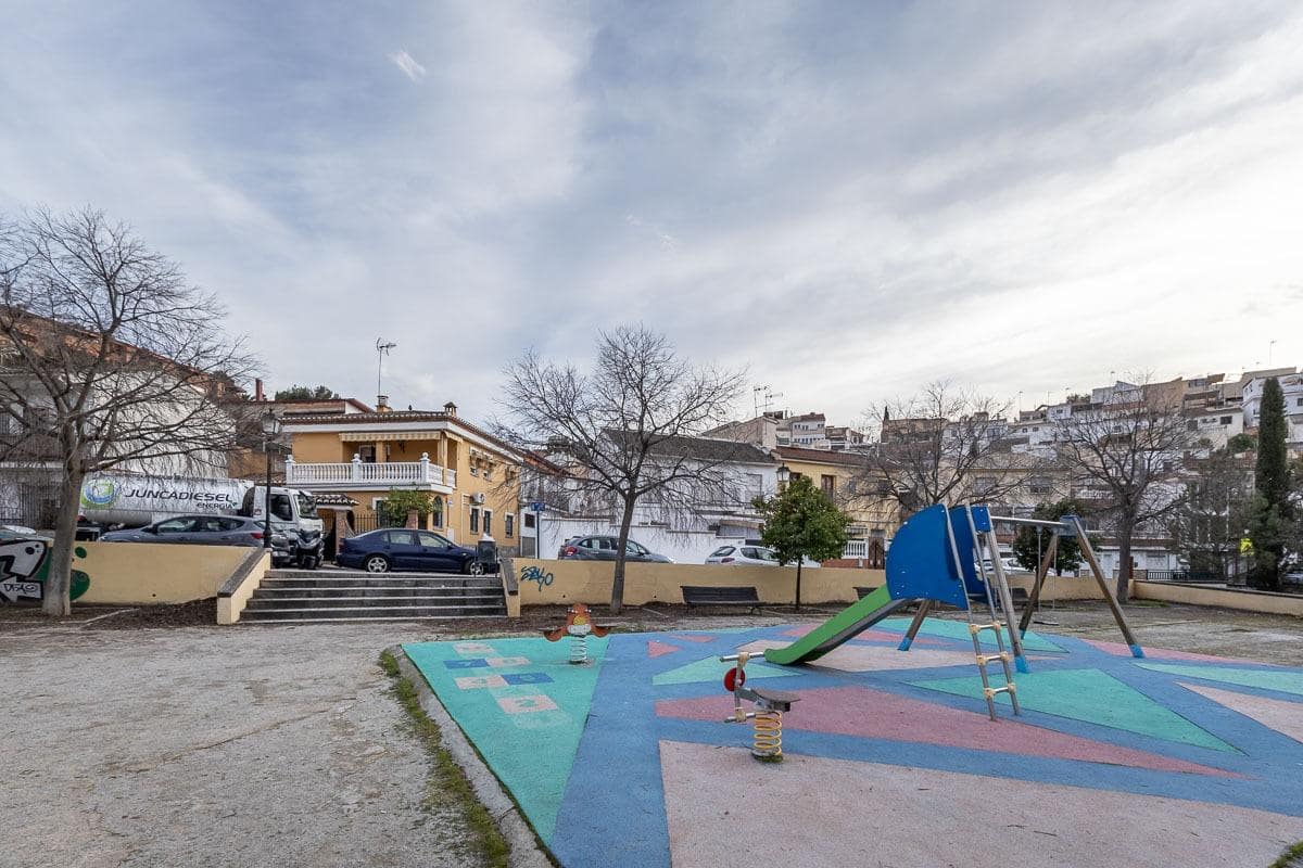 4 sypialnia Dom szeregowy na sprzedaż w Miasto Grenada z garażem - 595 000 € (Ref: 9733861)