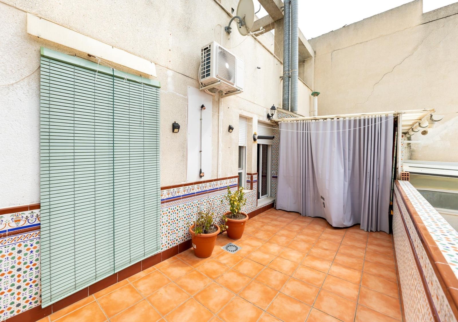 3 bedroom Terraced Villa for sale in Cenes de la Vega with garage - € 215,000 (Ref: 9735551)