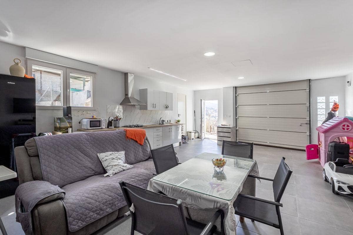 Chalet de 4 habitaciones en Monachil en venta con garaje - 315.000 € (Ref: 9738530)