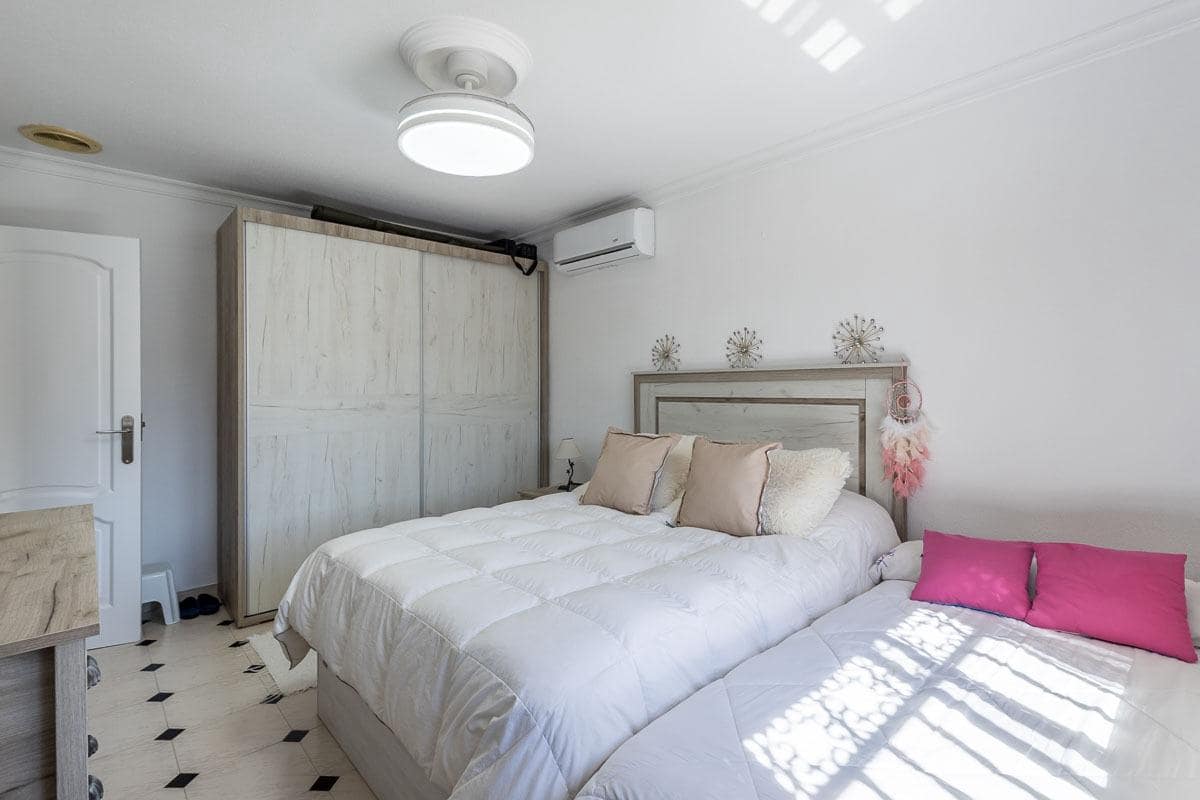 Chalet de 4 habitaciones en Monachil en venta con garaje - 315.000 € (Ref: 9738530)