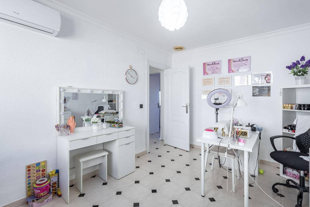 Chalet de 4 habitaciones en Monachil en venta con garaje - 315.000 € (Ref: 9738530)