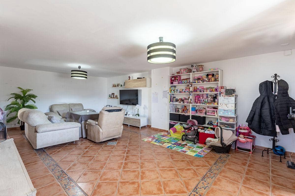 Chalet de 4 habitaciones en Monachil en venta con garaje - 315.000 € (Ref: 9738530)