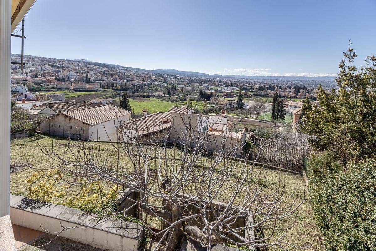 Chalet de 4 habitaciones en Monachil en venta con garaje - 315.000 € (Ref: 9738530)