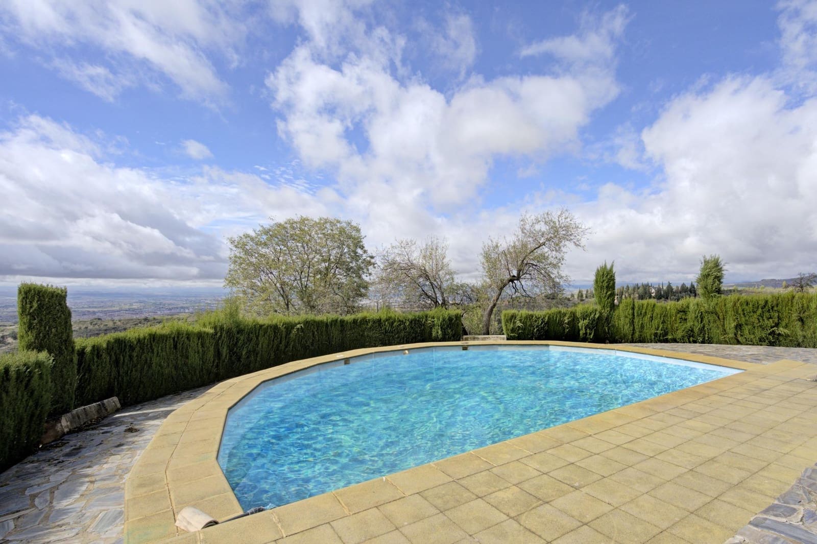 Finca/Casa Rural de 4 habitaciones en Granada ciudad en venta con garaje - 599.900 € (Ref: 9743107)