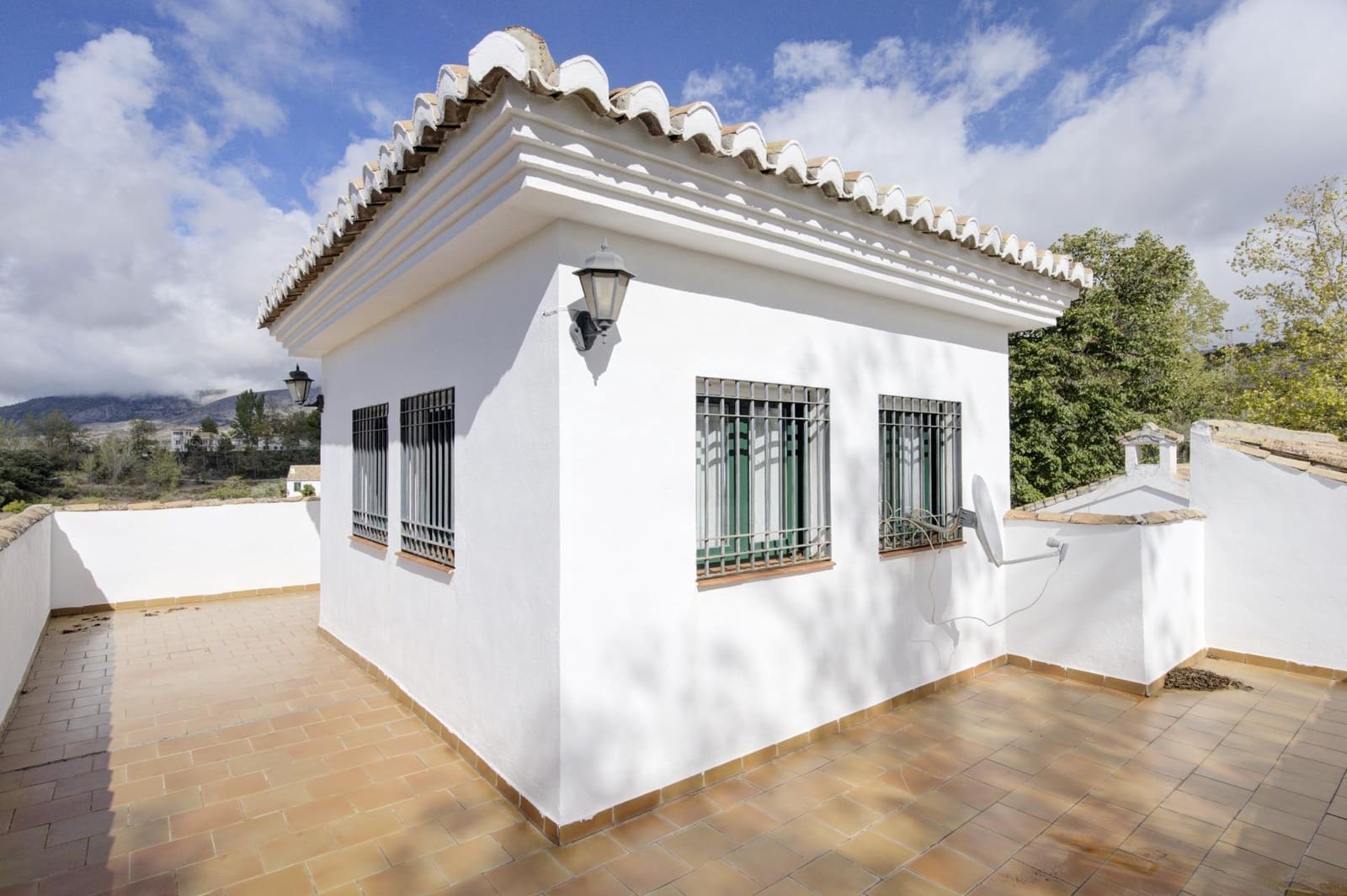 Finca/Casa Rural de 4 habitaciones en Granada ciudad en venta con garaje - 599.900 € (Ref: 9743107)