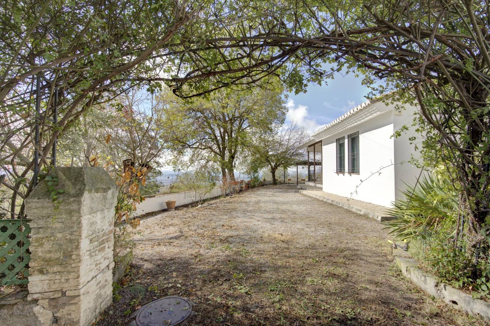 Finca/Casa Rural de 4 habitaciones en Granada ciudad en venta con garaje - 599.900 € (Ref: 9743107)