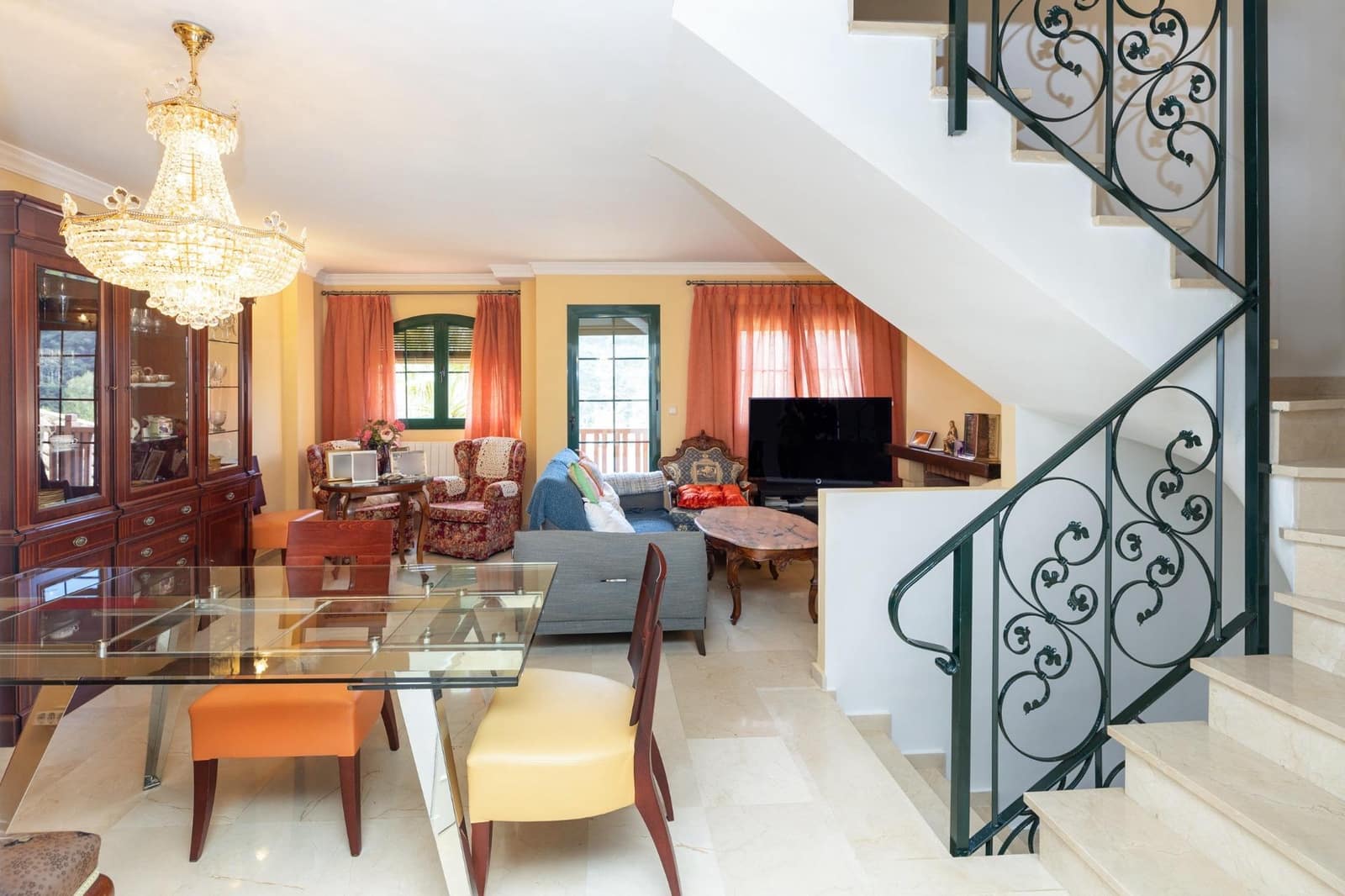 5 bedroom Terraced Villa for sale in Granada city with pool garage - € 540,000 (Ref: 9747874)