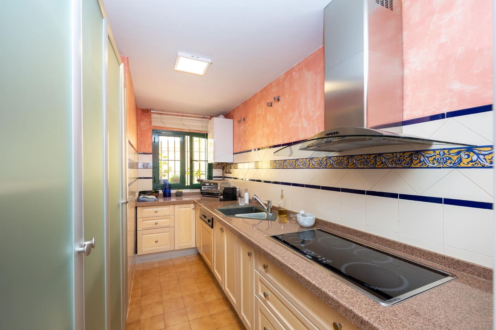 5 bedroom Terraced Villa for sale in Granada city with pool garage - € 540,000 (Ref: 9747874)