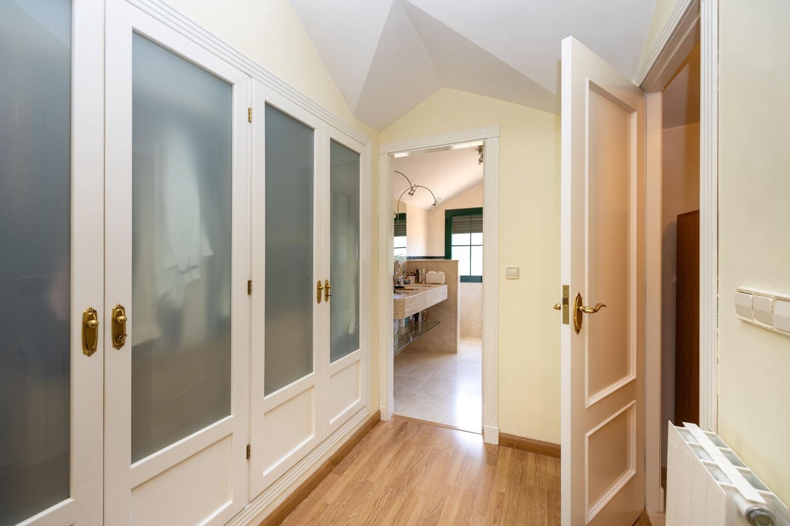 5 bedroom Terraced Villa for sale in Granada city with pool garage - € 540,000 (Ref: 9747874)