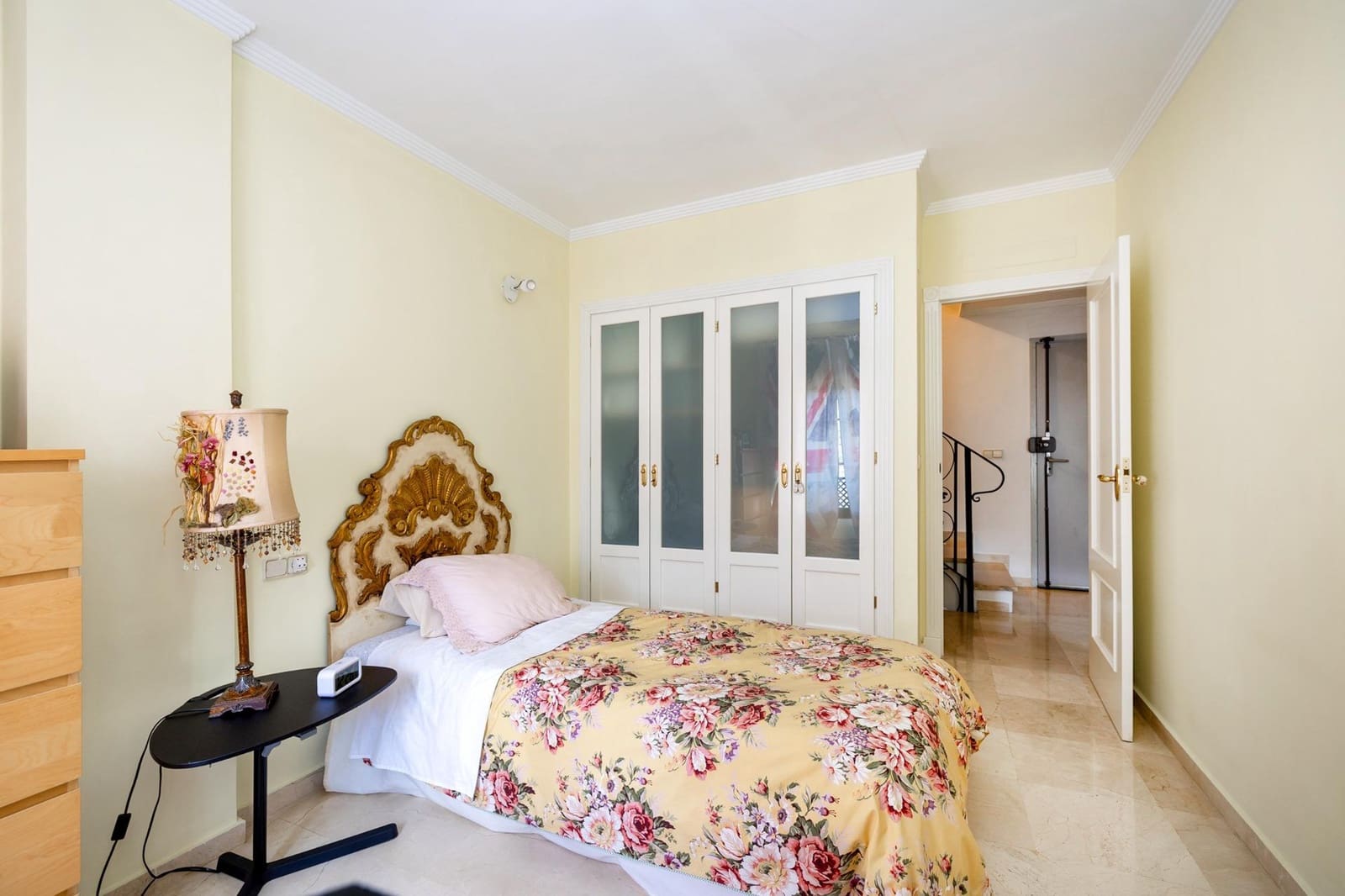 5 bedroom Terraced Villa for sale in Granada city with pool garage - € 540,000 (Ref: 9747874)