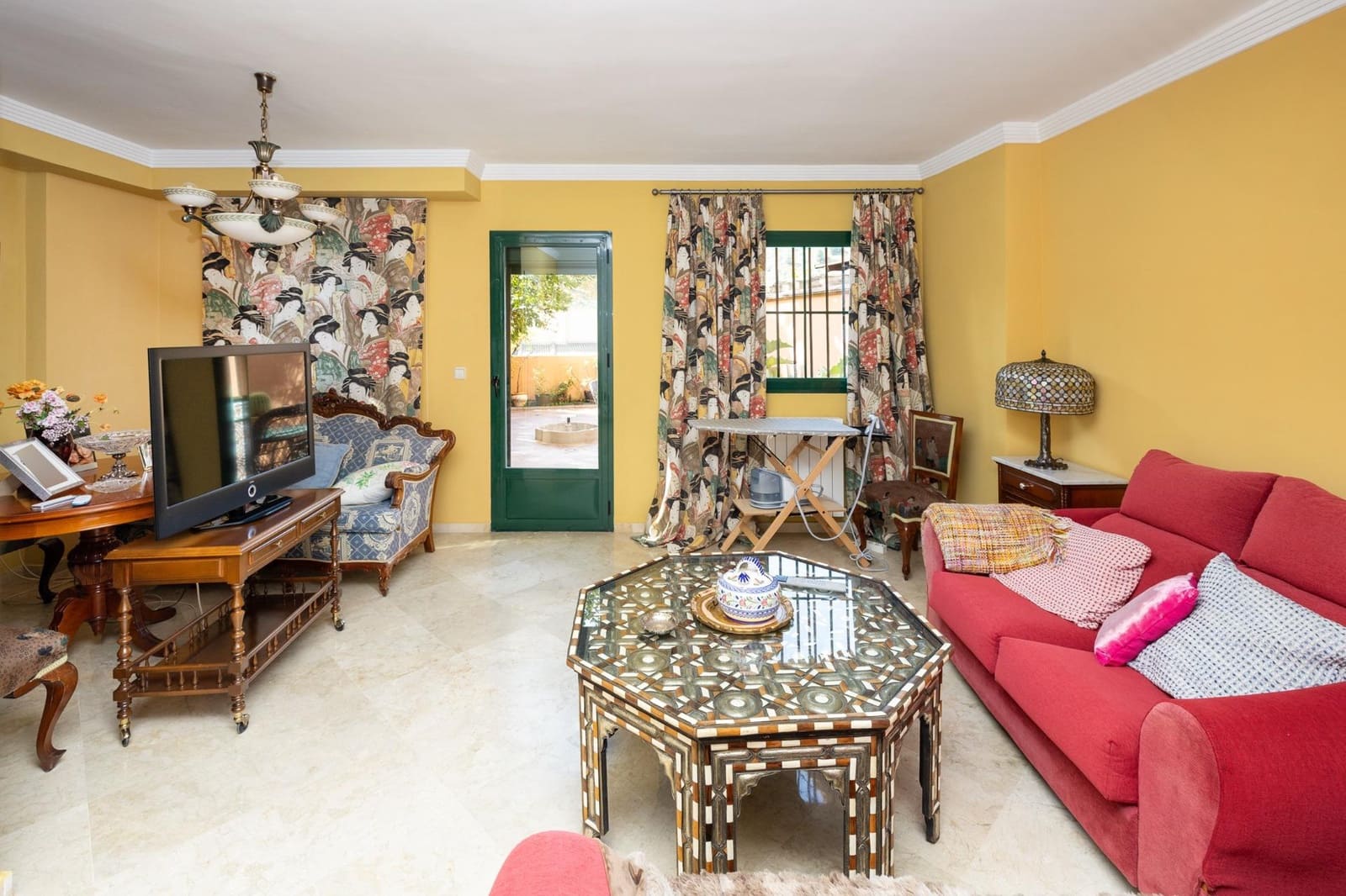 5 bedroom Terraced Villa for sale in Granada city with pool garage - € 540,000 (Ref: 9747874)