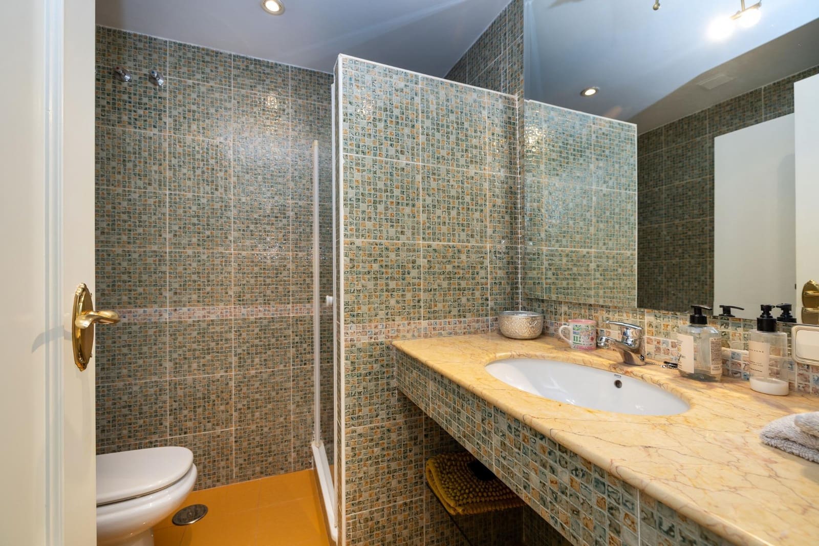 5 bedroom Terraced Villa for sale in Granada city with pool garage - € 540,000 (Ref: 9747874)