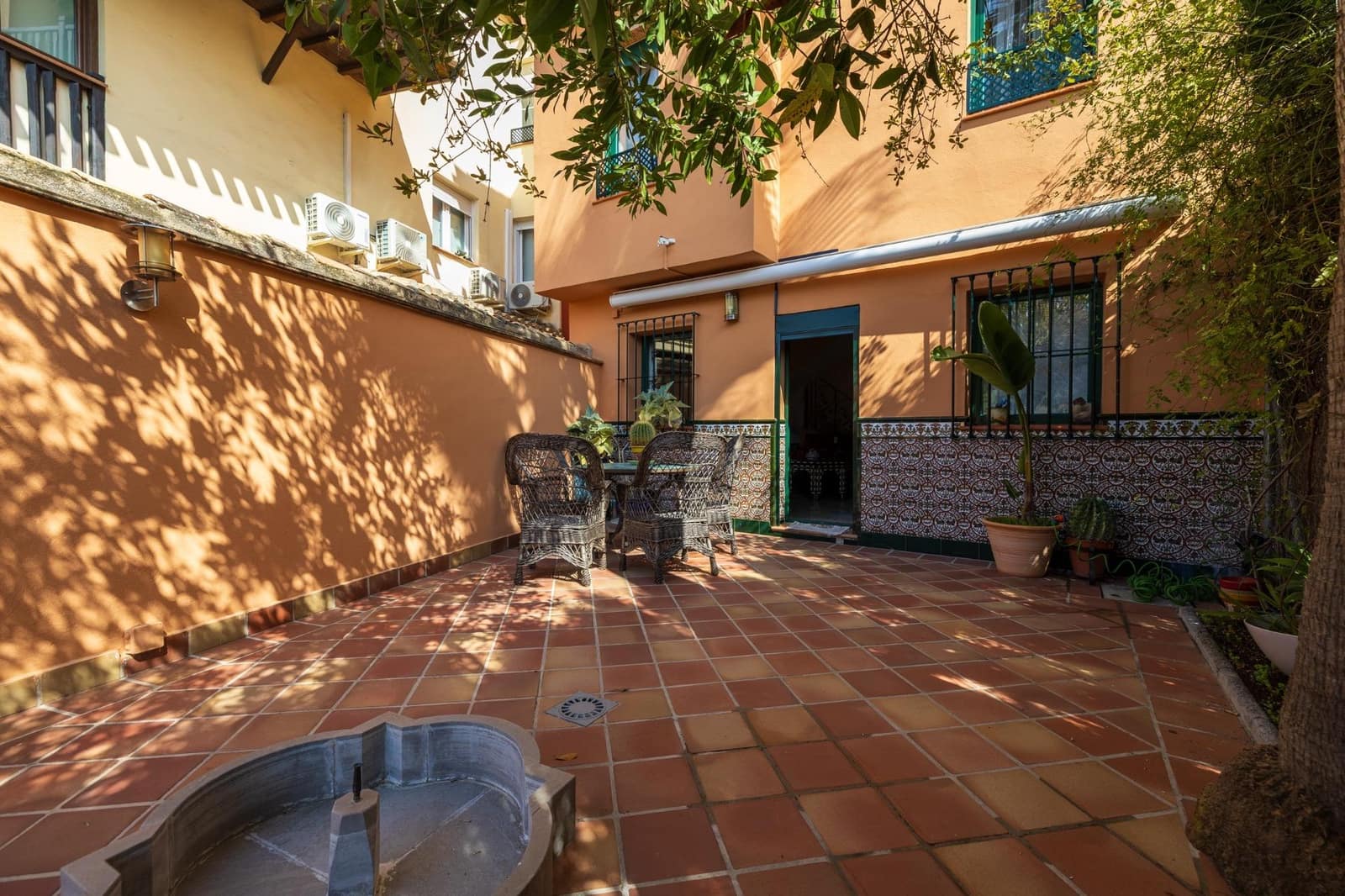 5 bedroom Terraced Villa for sale in Granada city with pool garage - € 540,000 (Ref: 9747874)