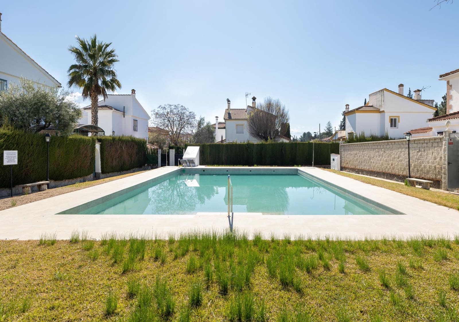 5 bedroom Villa for sale in Albolote with pool - € 300,000 (Ref: 9747875)