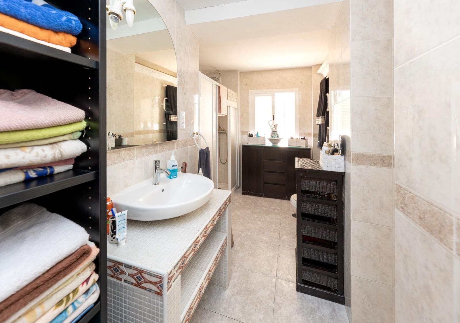 5 bedroom Villa for sale in Albolote with pool - € 300,000 (Ref: 9747875)