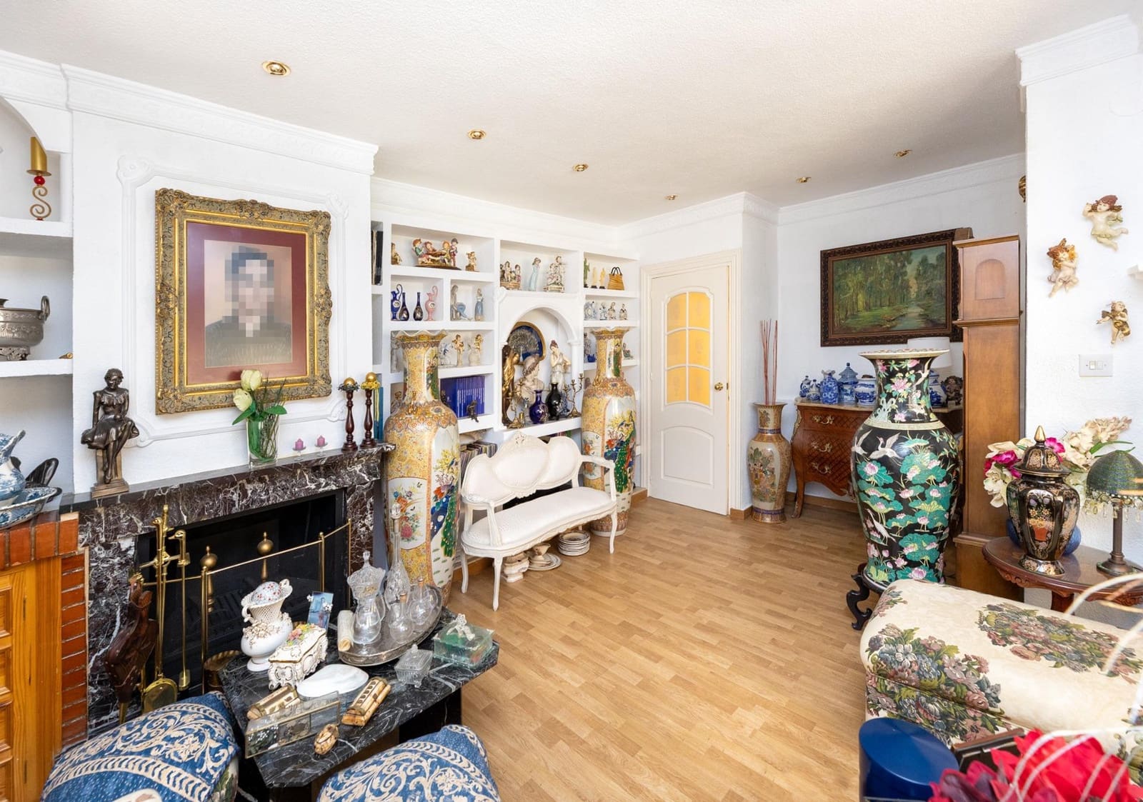 5 bedroom Villa for sale in Albolote with pool - € 300,000 (Ref: 9747875)