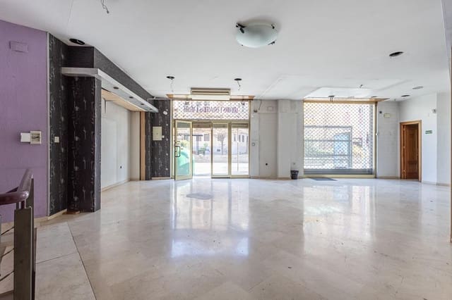 Erhverv til leje i Granada by - € 900 (Ref: 9751983)