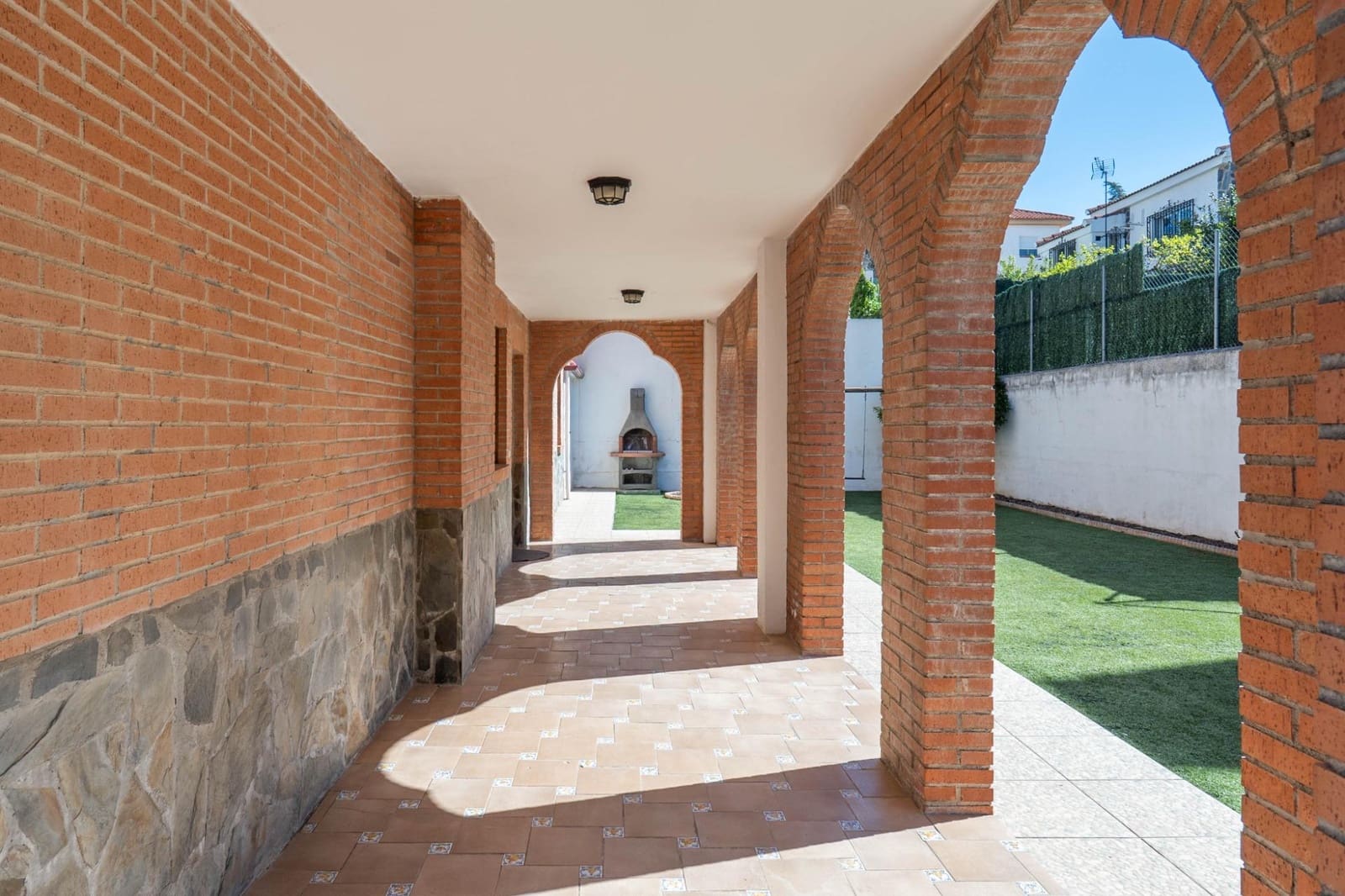 6 soveværelse Villa til salg i Peligros med garage - € 415.000 (Ref: 9751985)