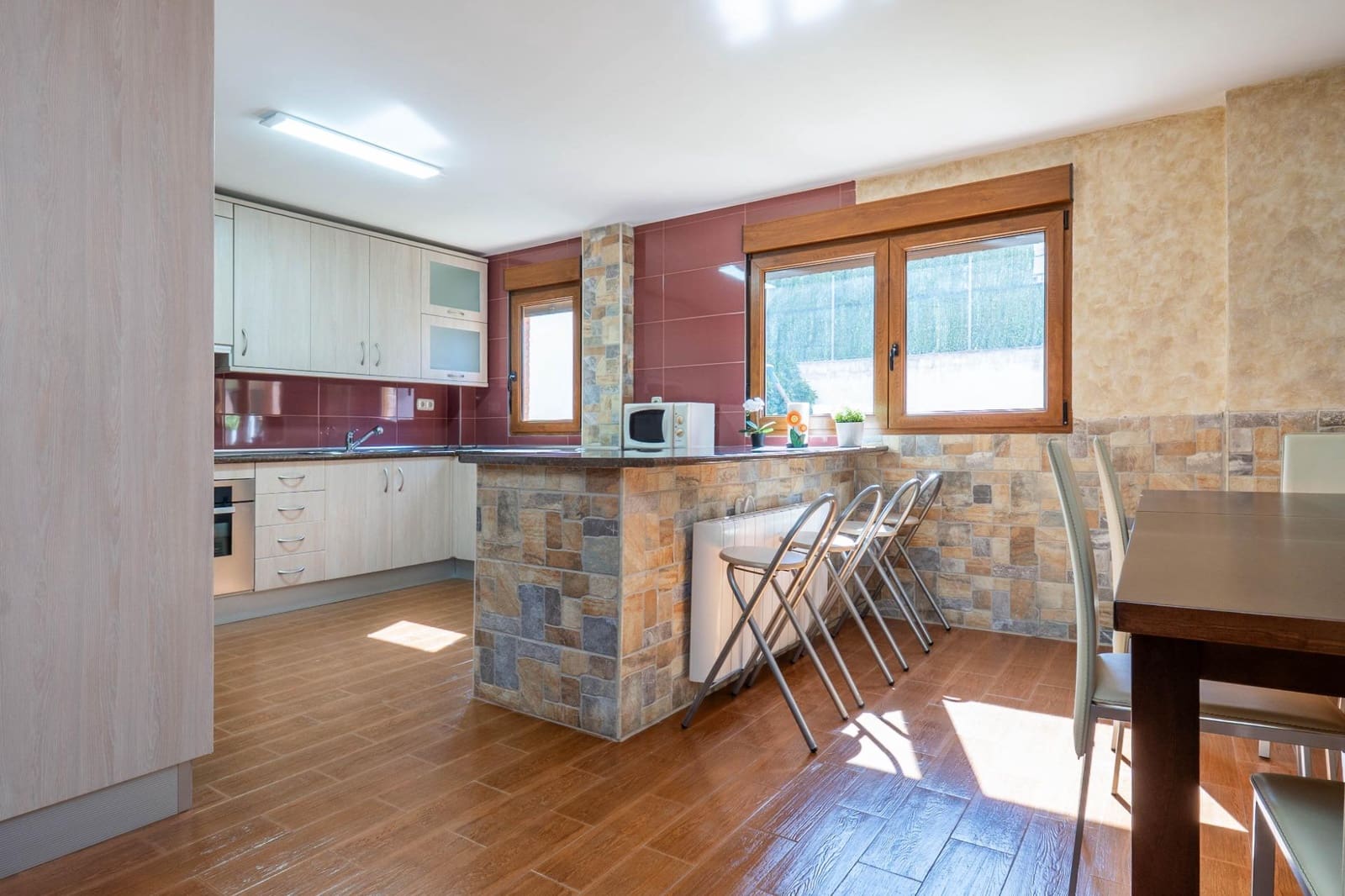 6 soveværelse Villa til salg i Peligros med garage - € 415.000 (Ref: 9751985)