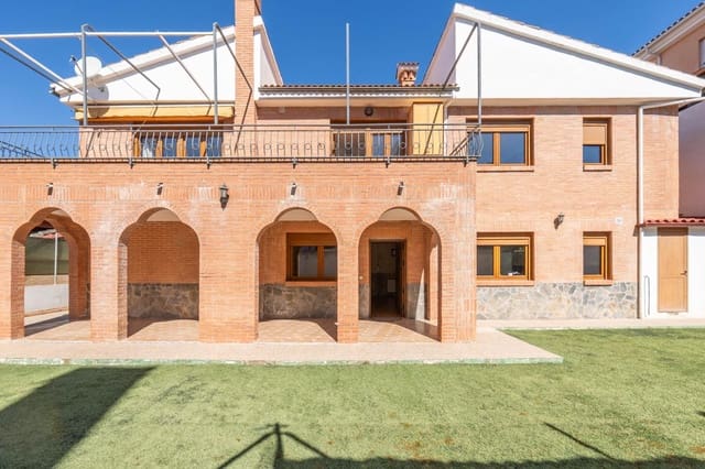 6 soveværelse Villa til salg i Peligros med garage - € 415.000 (Ref: 9751985)