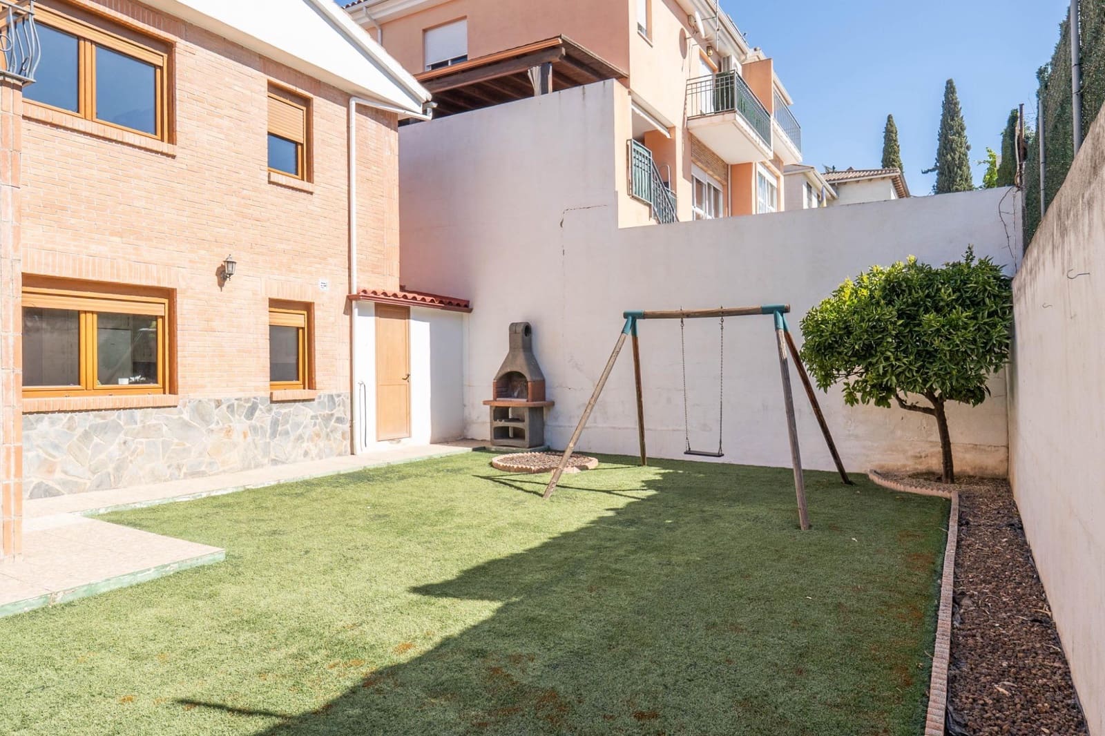 6 soveværelse Villa til salg i Peligros med garage - € 415.000 (Ref: 9751985)