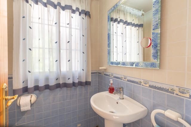 3 soverom Leilighet til salgs i Churriana de la Vega med garasje - € 219 000 (Ref: 9755622)