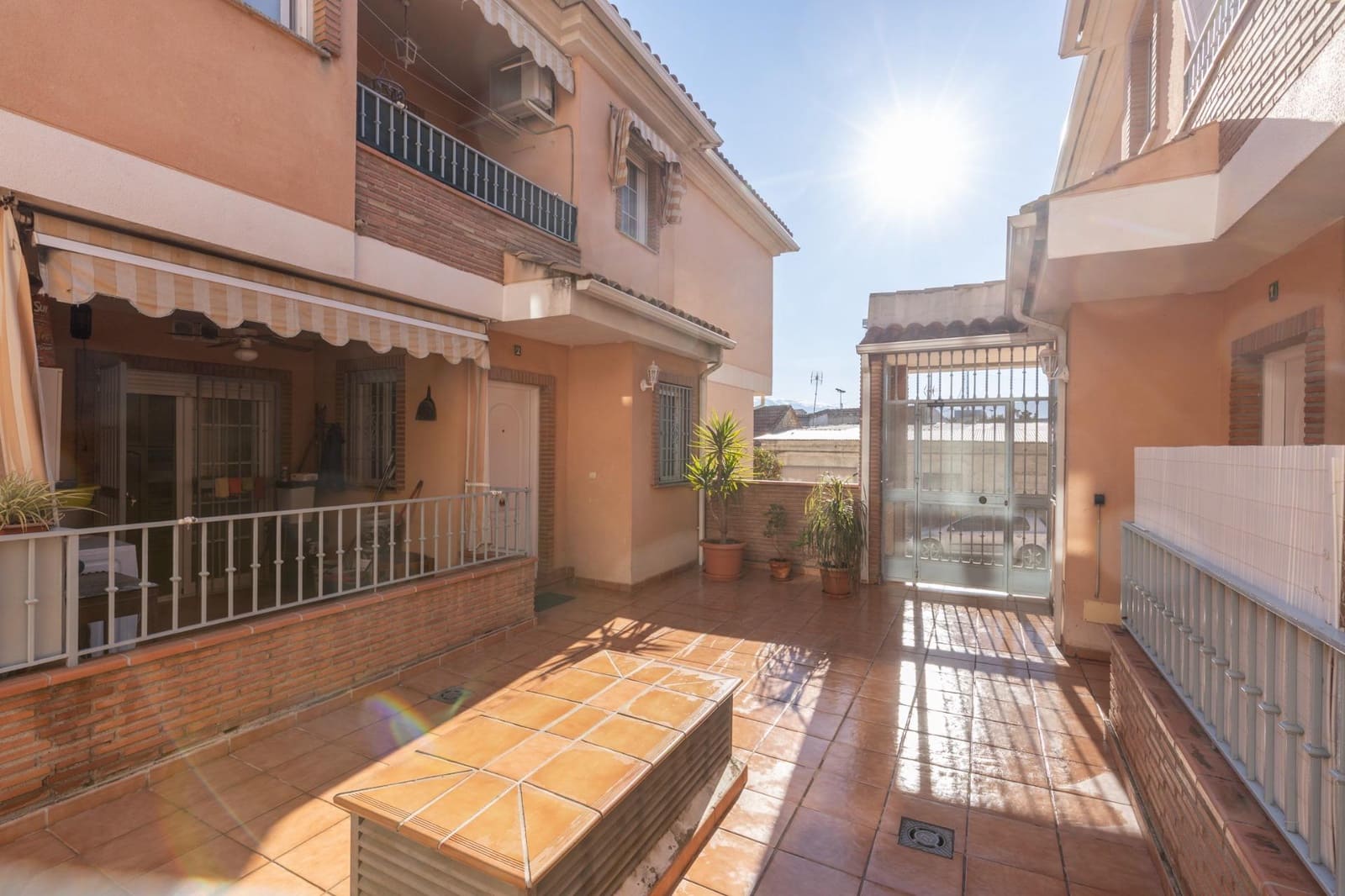 3 soverom Leilighet til salgs i Churriana de la Vega med garasje - € 219 000 (Ref: 9755622)