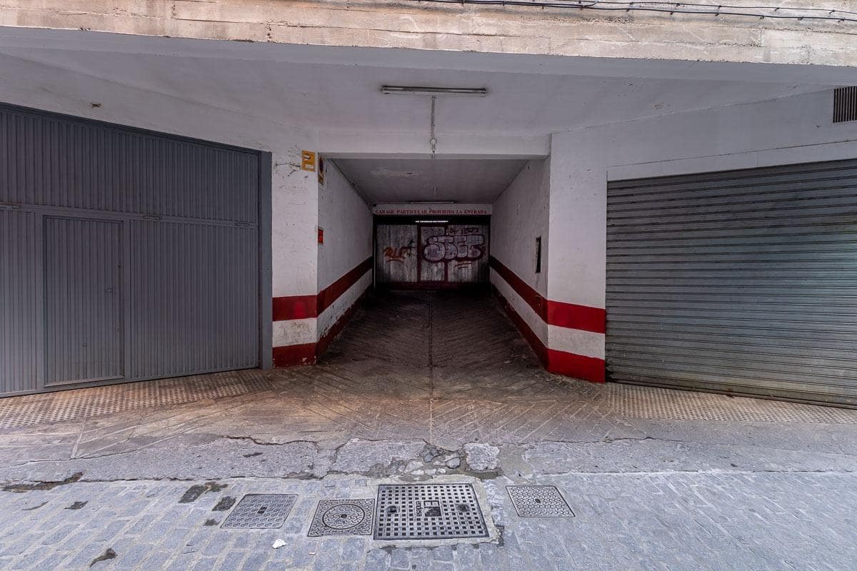 Garage for sale in Granada city - € 45,000 (Ref: 9761952)