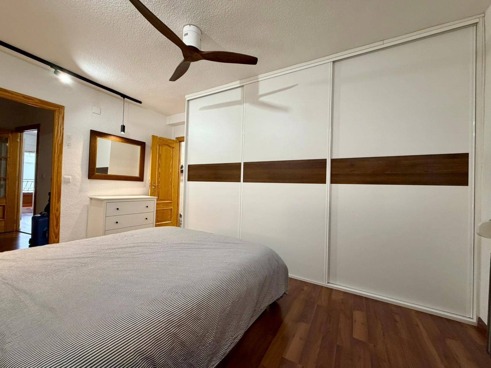 4 slaapkamer Flat te koop in Granada stad - € 449.000 (Ref: 9770611)