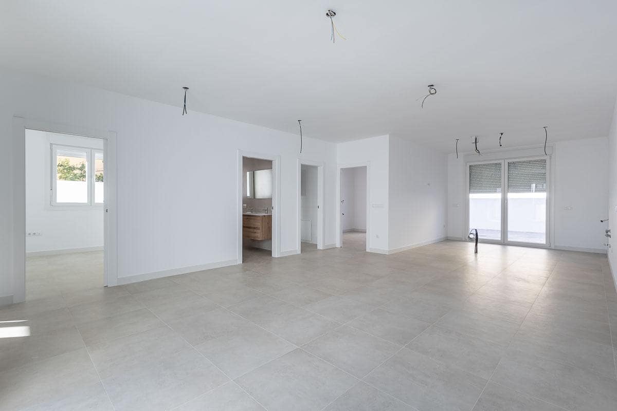 3 makuuhuone Rivitalo myytävänä paikassa Belicena mukana 
autotalli - 270 000 € (Ref: 9773021)