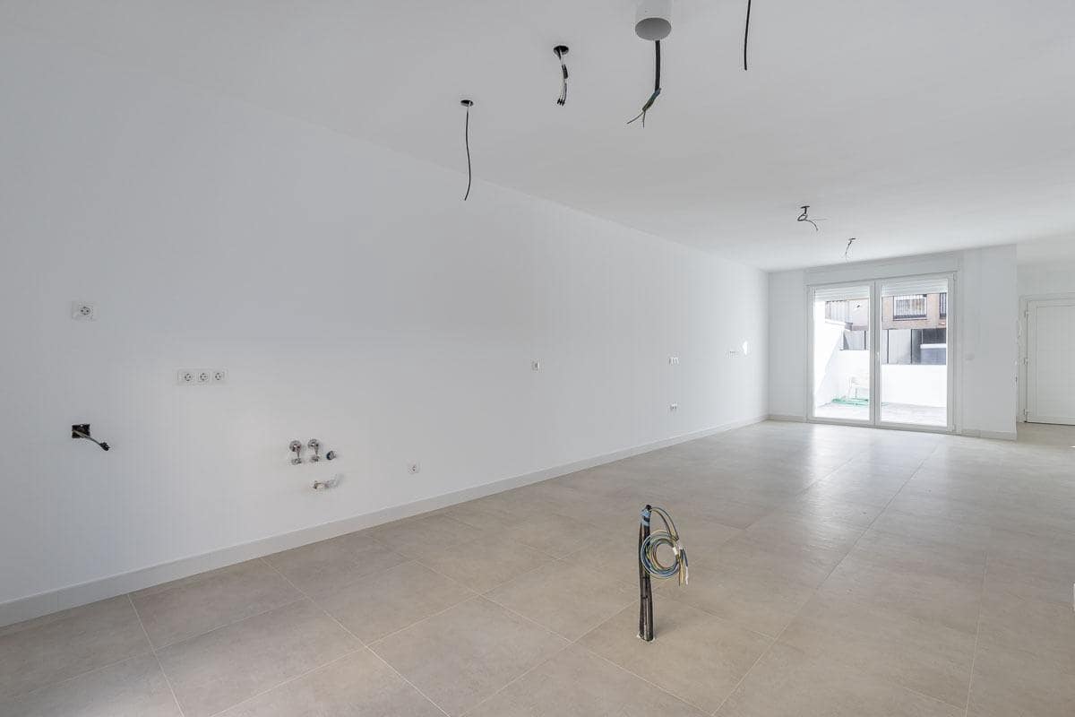 3 makuuhuone Rivitalo myytävänä paikassa Belicena mukana 
autotalli - 270 000 € (Ref: 9773021)