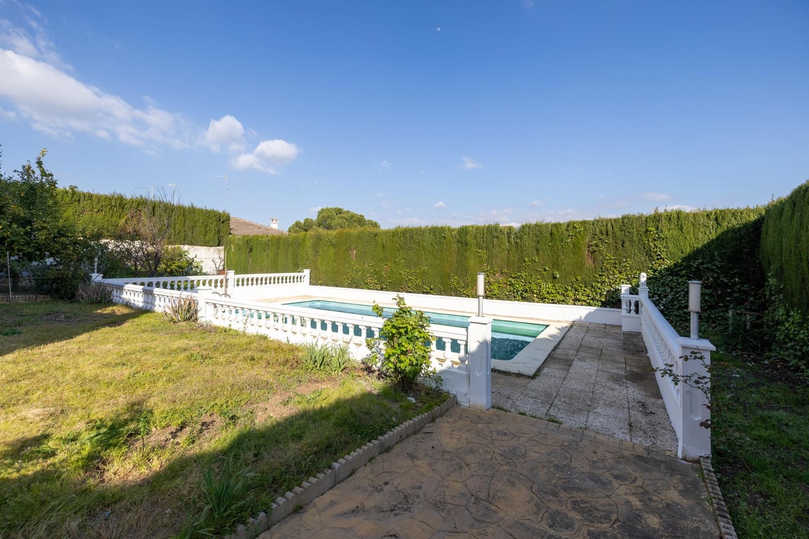 5 sypialnia Willa na sprzedaż w Otura z basenem garażem - 420 000 € (Ref: 9780515)