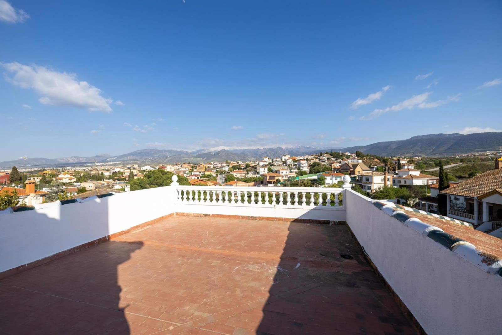 5 sypialnia Willa na sprzedaż w Otura z basenem garażem - 420 000 € (Ref: 9780515)