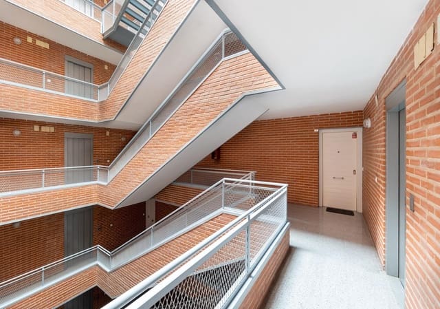 3 makuuhuone Asunto myytävänä paikassa Granada kaupunki mukana 
autotalli - 215 000 € (Ref: 9783110)