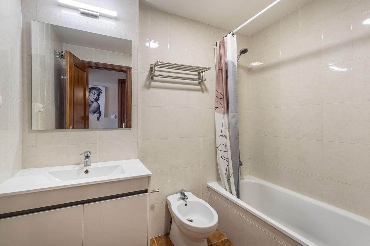 Piso de 2 habitaciones en Atarfe en venta con garaje - 169.000 € (Ref: 9794566)