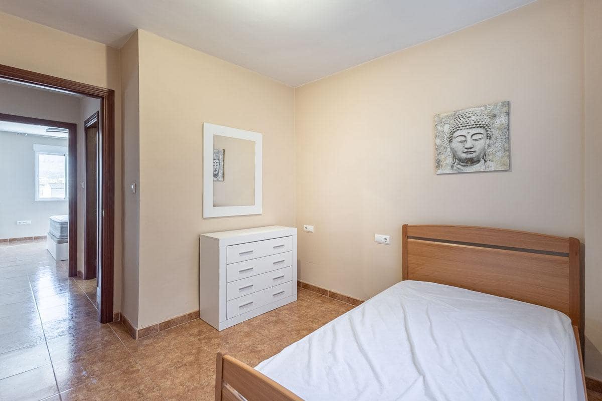 Piso de 2 habitaciones en Atarfe en venta con garaje - 169.000 € (Ref: 9794566)