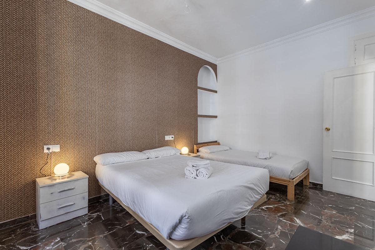 1 Zimmer Wohnung zu verkaufen in Granada Stadt - 250.000 € (Ref: 9800625)