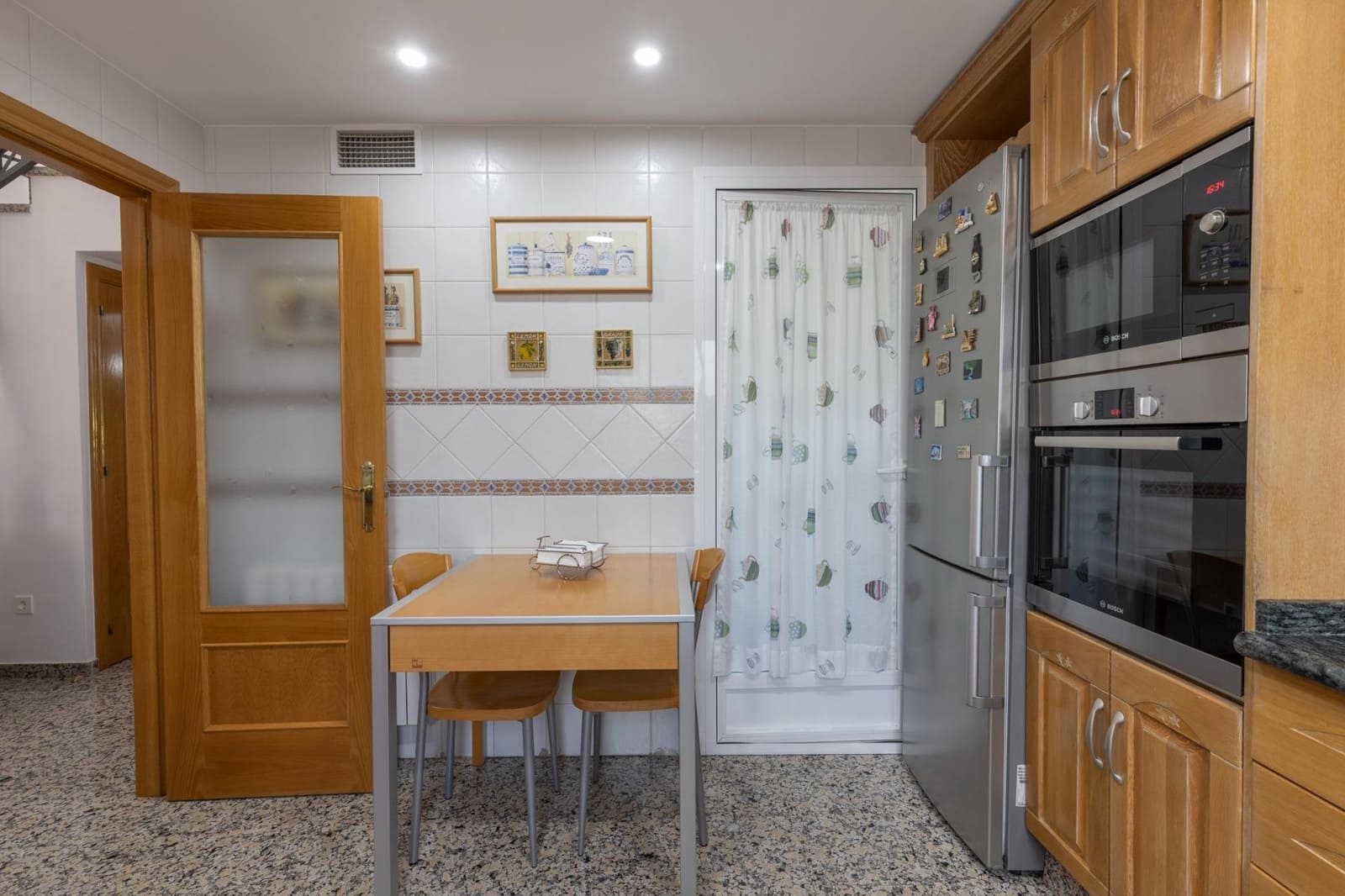 4 Zimmer Villa zu verkaufen in La Zubia mit Pool Garage - 360.000 € (Ref: 9807928)