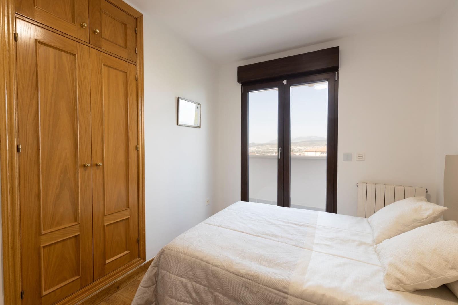 4 Zimmer Villa zu verkaufen in La Zubia mit Pool Garage - 360.000 € (Ref: 9807928)